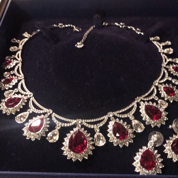 New Authentic Swarovski Ruby Princess Necklace/Collar with Matching Earrings! - Picture 1 of 15